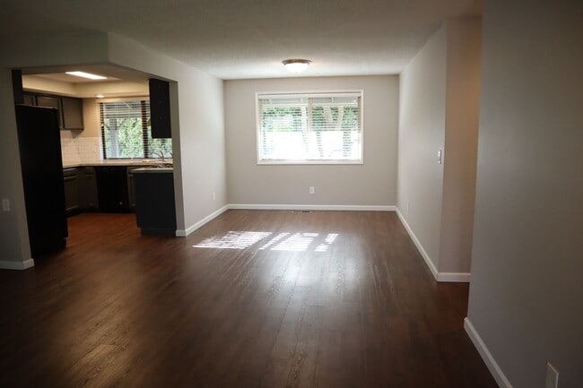 Photo - 10111 NE Tanglewood Dr