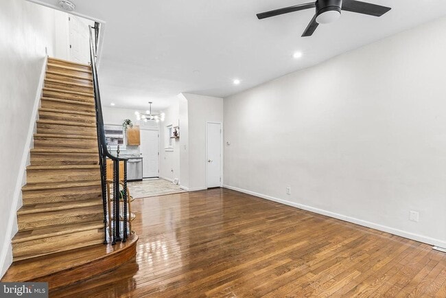 Building Photo - 2335 S Chadwick St