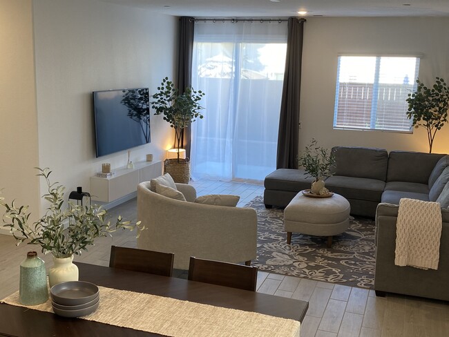 Fully Furnished Living & Dining Room - 1683 Sandoval Dr Rental
