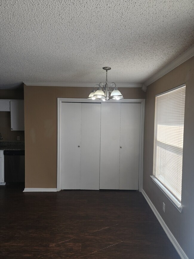 Photo - 5325 Weddington Ct