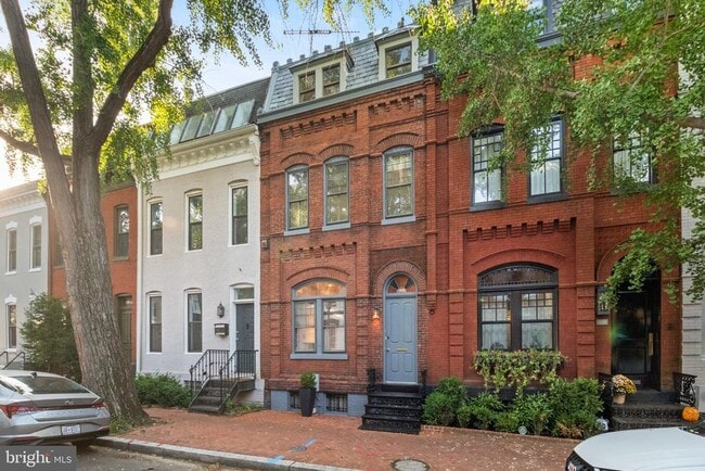 Building Photo - 1524 Swann St NW