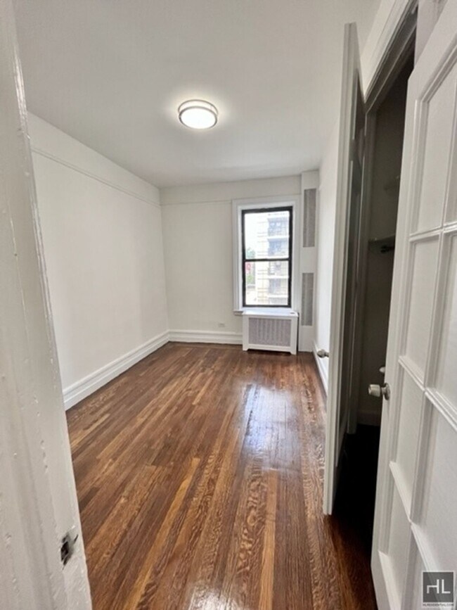 Photo - W 178 St Unidad 41