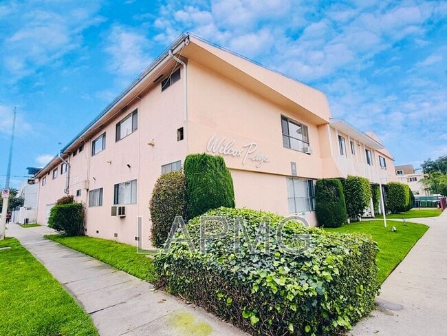 Photo - 956 Wilcox Ave