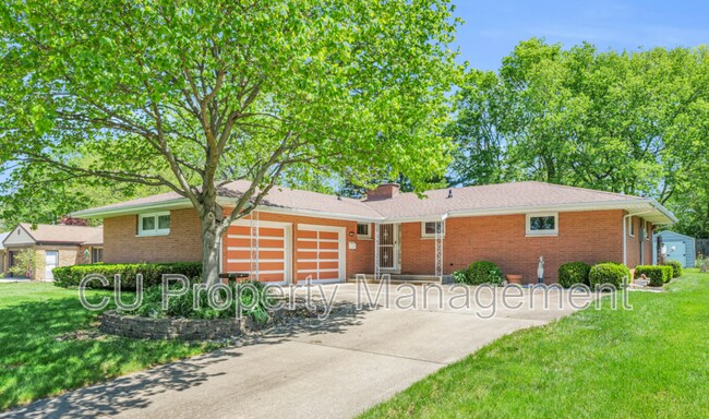 Photo - 1702 Golfview Dr