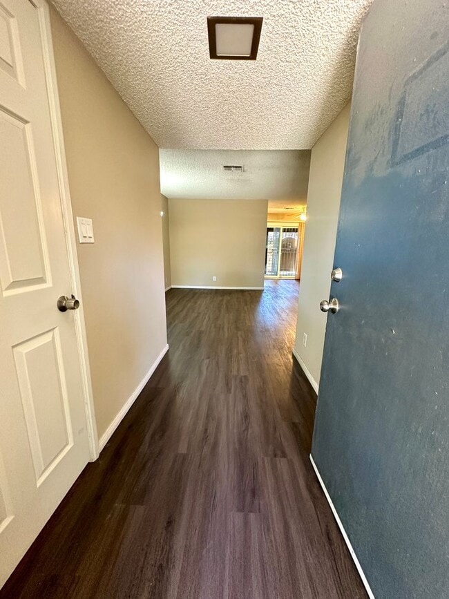 Photo - 6114 Meadowgrass Ln