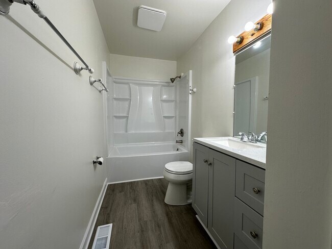 Photo - 1815 Beach Rd