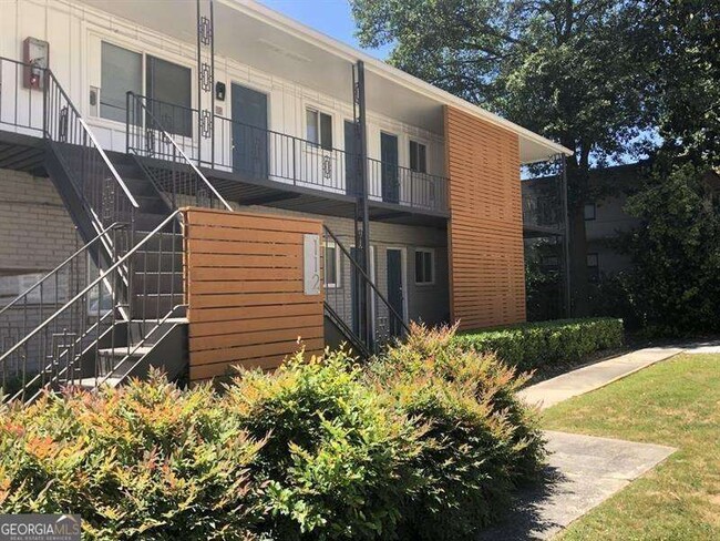 Photo - 112 Ardmore Pl NW Unidad 5