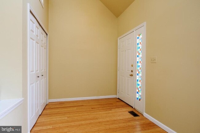 Building Photo - 18 Hanover Ct Rental