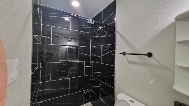 Photo - 6318 Bridgegate Dr