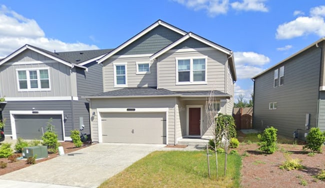 Photo - Beautiful large newer build 4 bedroom in Lipoma Firs!
