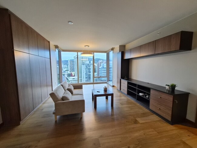 Photo - 1555 Kapiolani Blvd