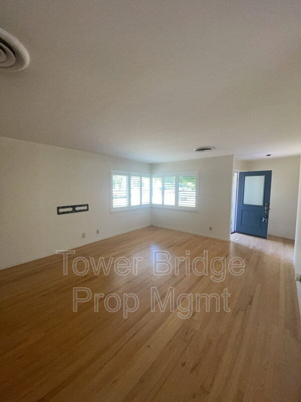 Photo - 3751 El Ricon Way