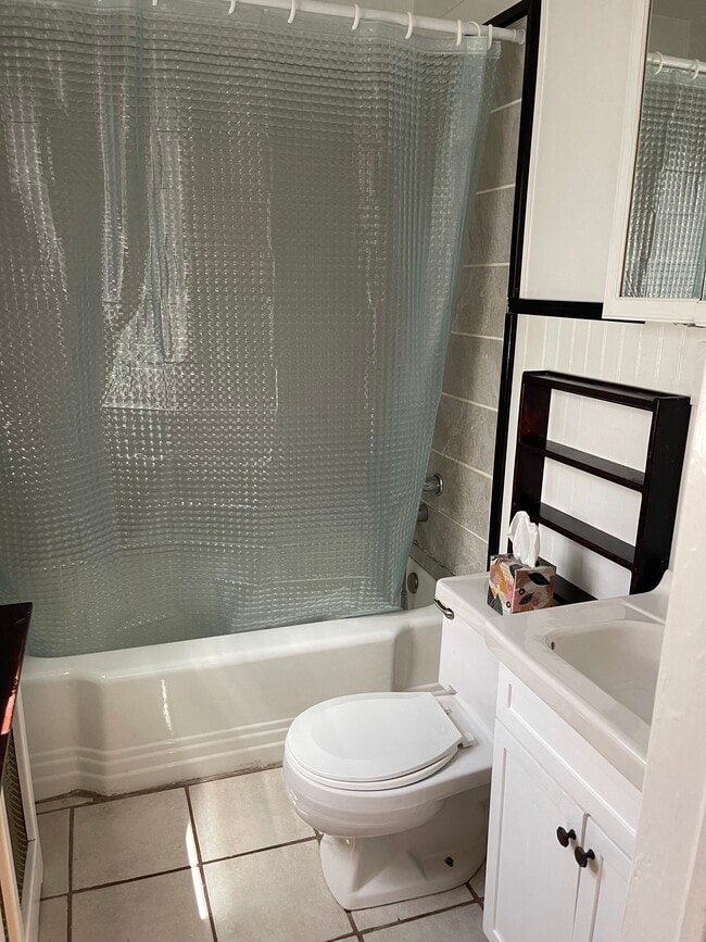 Photo - 2811 Clearview Ave Unidad B