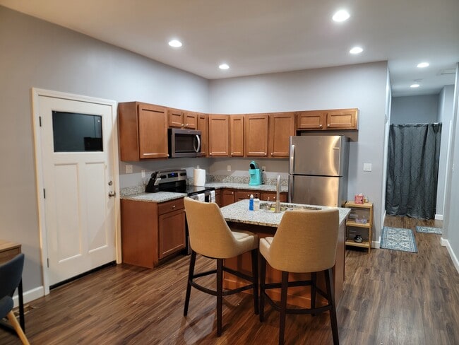 Photo - 3137 Ashland Ave