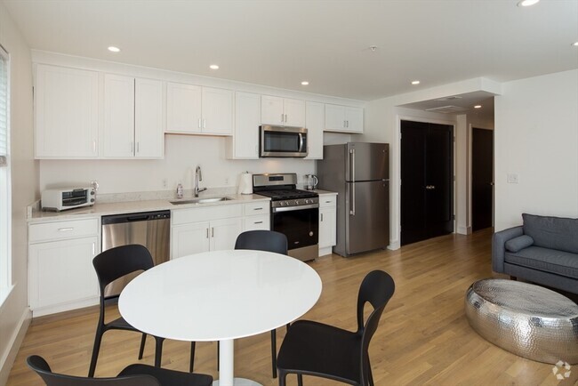 Building Photo - 92 Brown St Unit 3 Rental