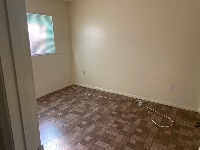 Photo - 5007 19th St W Unidad A