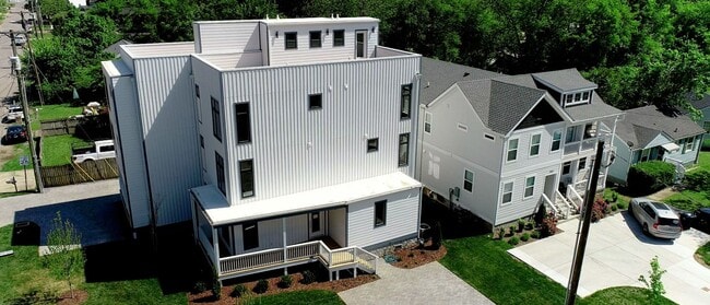 Photo - NEW BUILD with Rooftop!