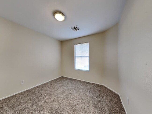 Building Photo - 1229 Orchard View St