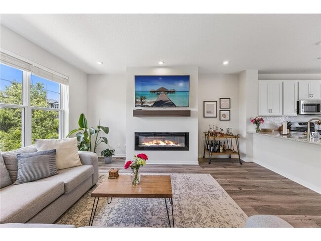 Photo - 2223 Gateway Curv