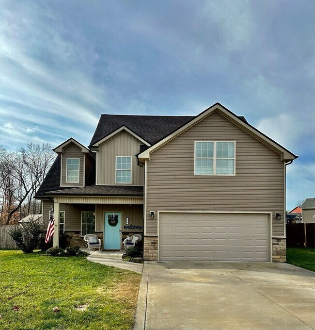 Building Photo - Pet Friendly Three Bedroom with Bonus! Rental