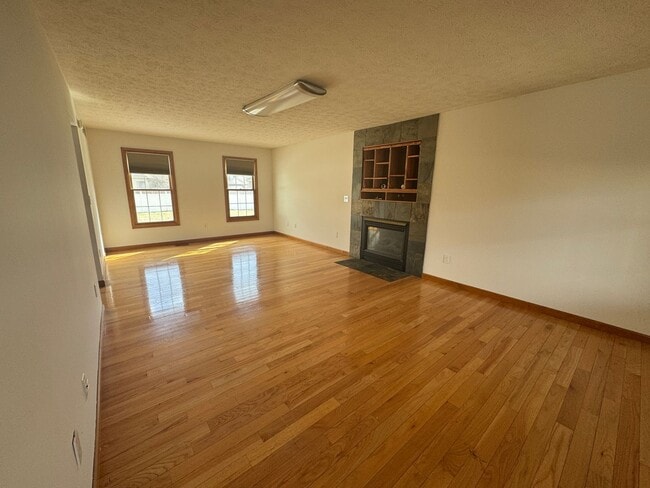 Photo - 2047 Parkside Dr