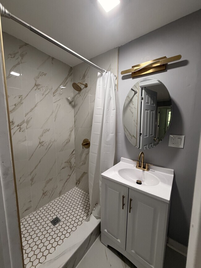 237 Shelton Ave Unit 3