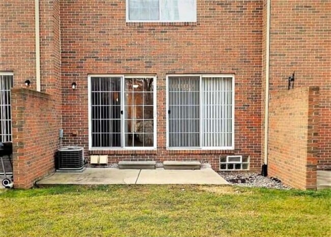 Photo - 9026 Newport Way