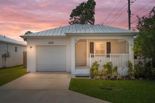 Building Photo - 5078 SE Isabelita Ave Rental