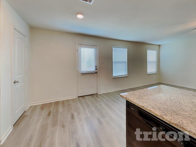 3158 Gilbert Garden