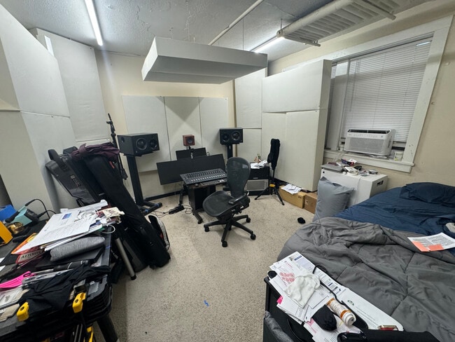 Building Photo - 19 Peterborough St