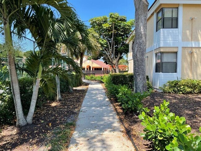 Building Photo - 5741 Riverside Dr Unit 101-A Rental