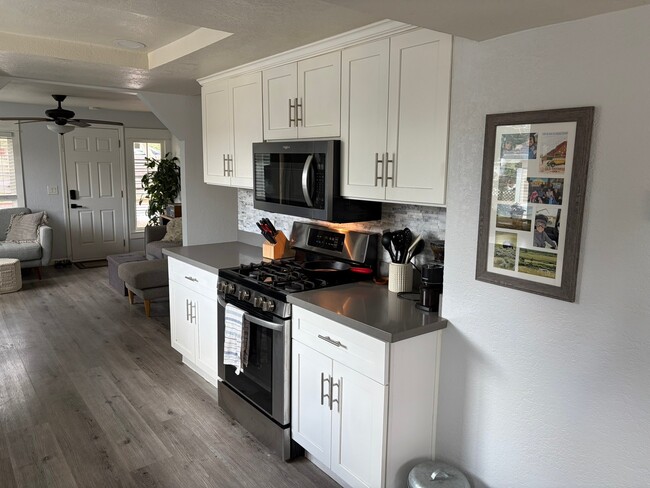 Photo - 2320 Saxon St