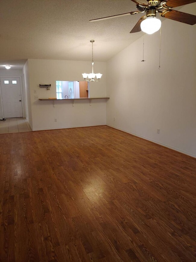 Photo - Beautiful 2 bedroom 2 bathroom condo for rent in Dunedin - Heather Ridge North 55+ community! Unit 106