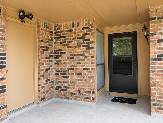 Photo - 2715 Kingfisher Dr