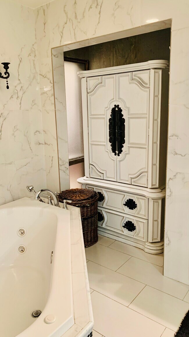 Photo - 2828 N 61st Pl