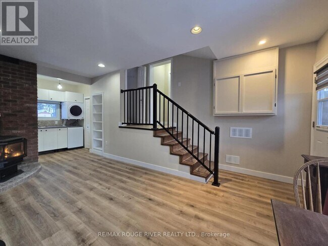 Photo - 371 Percy Boom Rd Unité 2