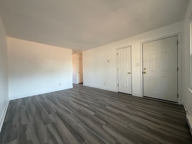 Photo - One story duplex