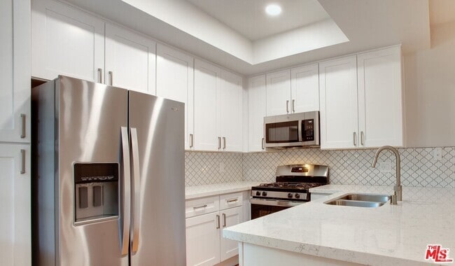 Building Photo - 1420 Ambassador St Rental