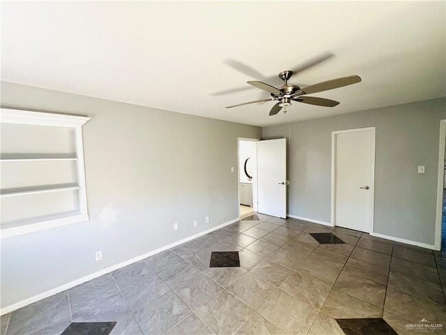 Photo - 817 Marinel Ln