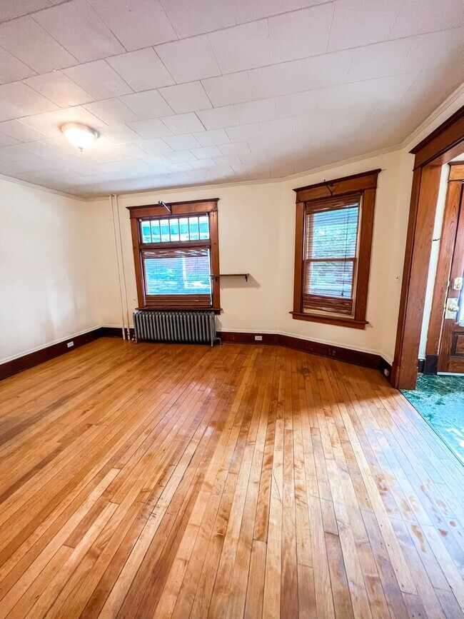 Photo - 208 King St Unit 208 King St