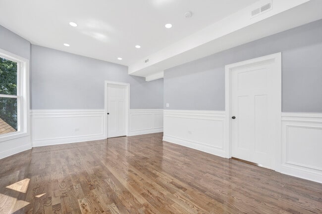 Photo - 1821 N Kedvale Ave Unit 2