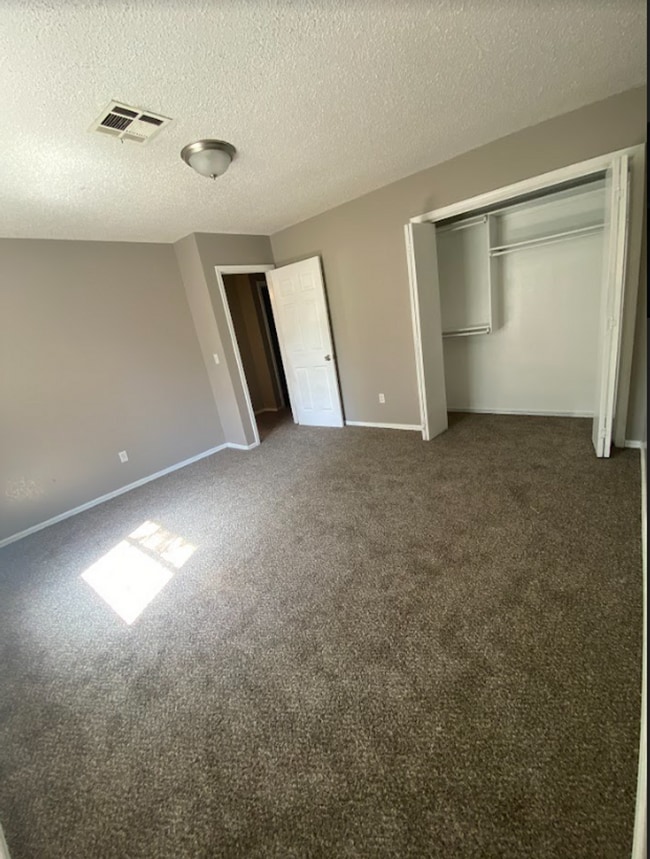 Building Photo - Oklahoma City Duplex