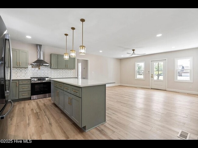 Photo - 109 Inlet Ct