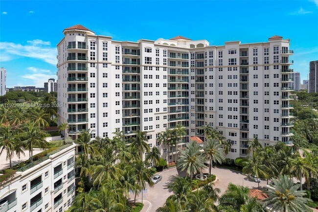 20000 E Country Club Dr Unit PH06