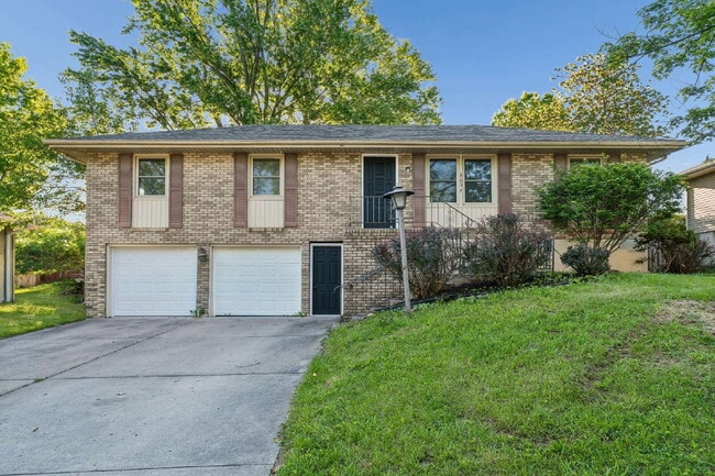 Photo - Charming 3-Bedroom Home with Spacious 2160 Sq Ft Layout in Independence, MO!