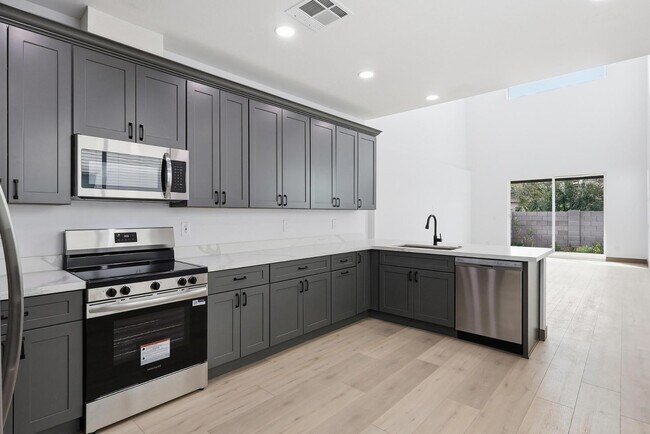 Photo - 2805 Trumbull Rd