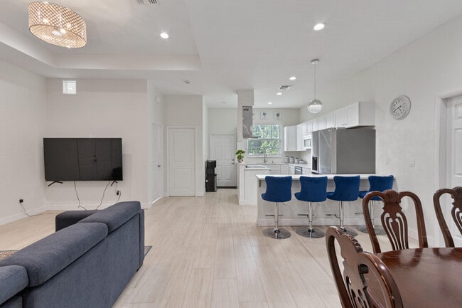 Photo - 6934 Grapeview Blvd