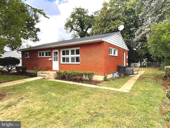 Building Photo - 1030 Collwood Rd Rental