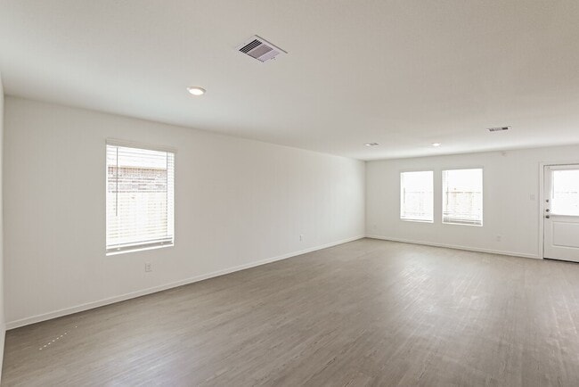 Photo - 452 San Miguel Crk Dr