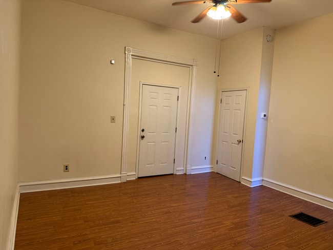 Photo - Spacious one-bedroom aparrtment Unit 1